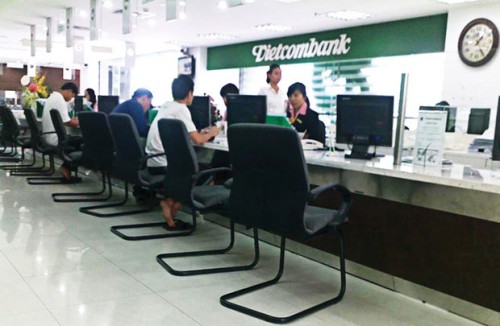 ผลักดันการปรับปรุงโครงสร้างระบบธนาคาร